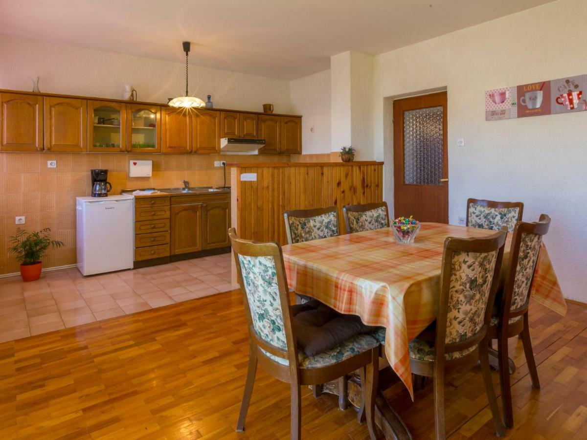 Apartment In Novi Vinodolski 15274 Povile Exteriör bild