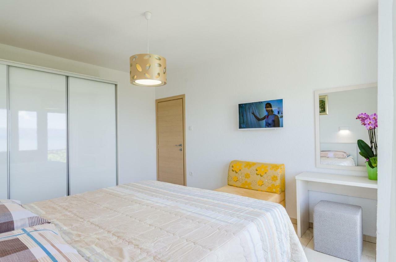 Apartment In Novi Vinodolski 15274 Povile Exteriör bild